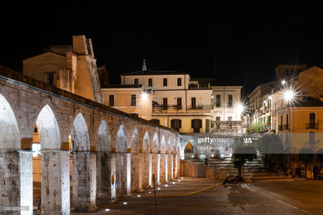 Dietro Piazza Maggiore Сульмона Екстер'єр фото